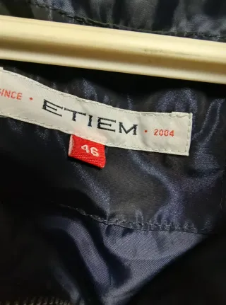 Cazadora Etiem Negra con Capucha y Pelo