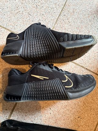 Nike Metcon 9 Originales Negro/Dorado