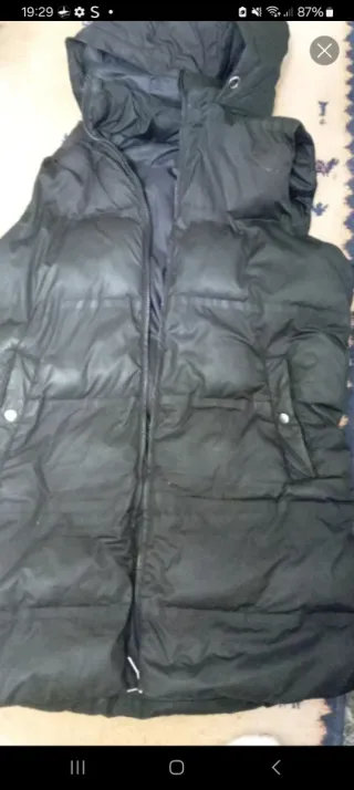 Chaleco negro acolchado