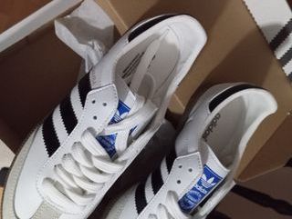 Zapatillas Adidas Blancas y Negras