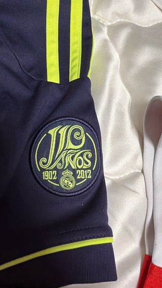 Camiseta futbol vintage madrid sevilla juventus