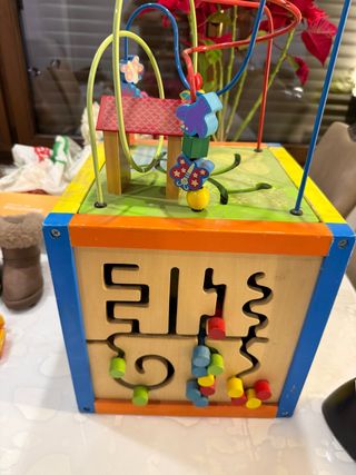 Bloque de juegos infantil