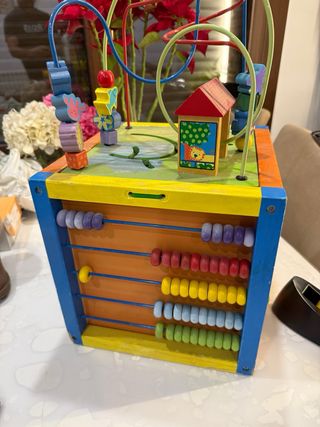 Bloque de juegos infantil