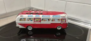 Autobús de hojalata Ege