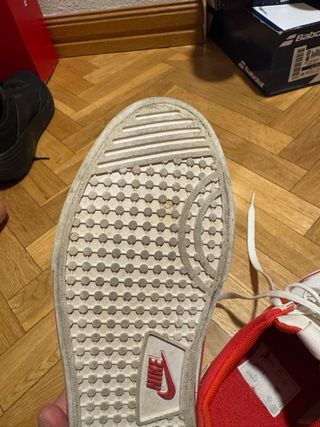 Zapatillas Nike Blancas y Rojas