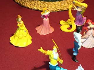 Colección Figuras Disney. DOS de regalo prin, repe