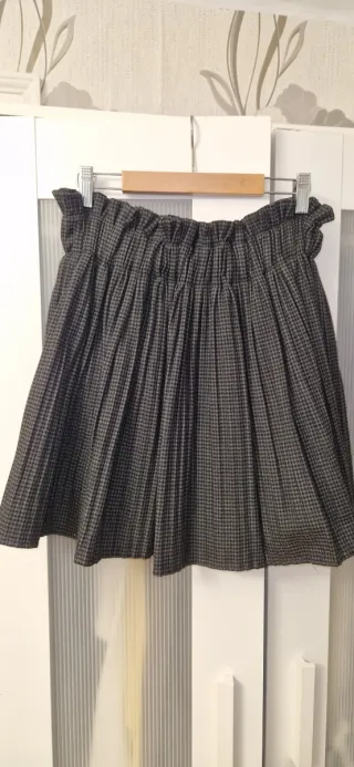 Falda de invierno gris y negra