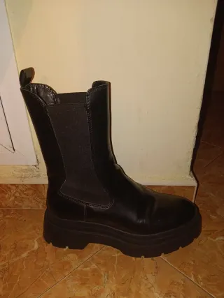 Botas negras de cuero