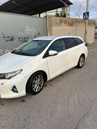 Toyota Auris 2014