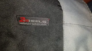 Cazadora motera 2WHeels