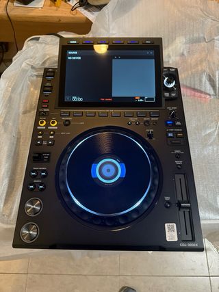 Alquiler cabina DJ por horas CDJ 3000 X DJM-V10