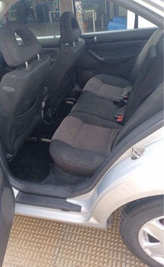 Volkswagen Bora 2000