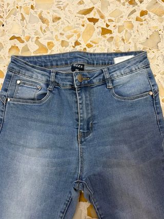 Jeans chiari elasticizzati