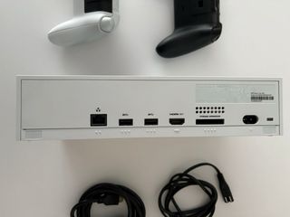 Xbox Series S Blanca + Mandos y Cables