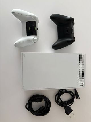 Xbox Series S Blanca + Mandos y Cables