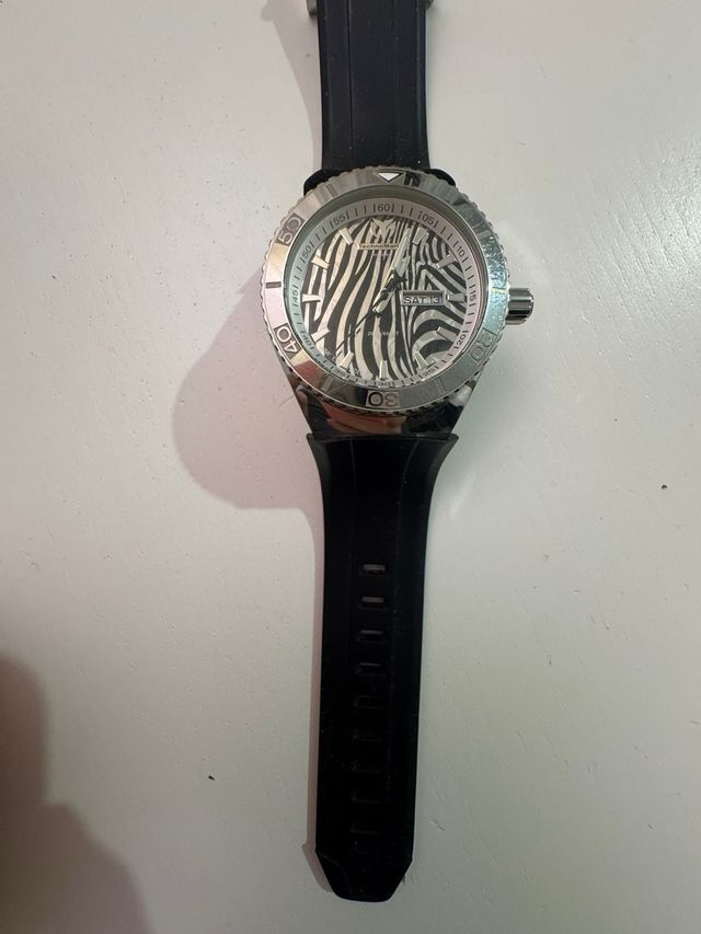Reloj Technomarine Zebra Plata y Negro