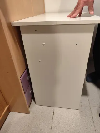 Mesa de madera blanca