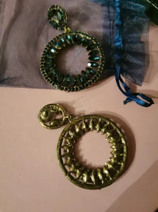 Pendientes aro piedras azul petróleo