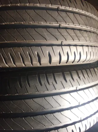 4 Neumático montados 215/65R16C 106/104 T