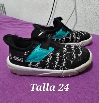 Zapatos Puma niño Talla 24