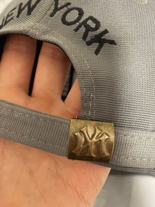 Gorra New Era Yankees Gris Negra