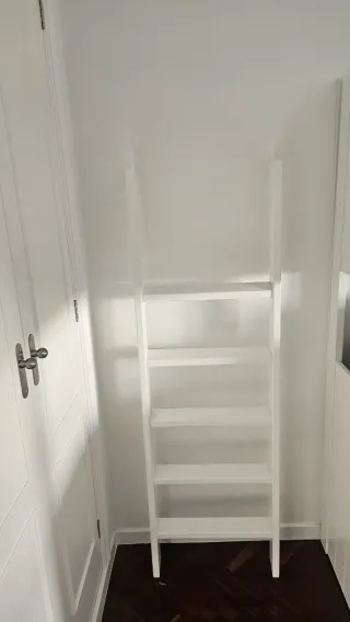 Litera triple de madera blanca