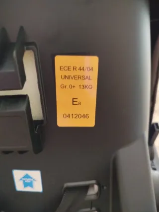 Seggiolino auto per neonati gruppo 0+