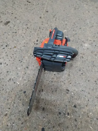 Motosierra pequeña los