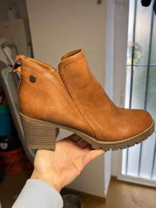 Lote de zapatos de la talla 40.