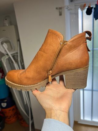 Lote de zapatos de la talla 40.