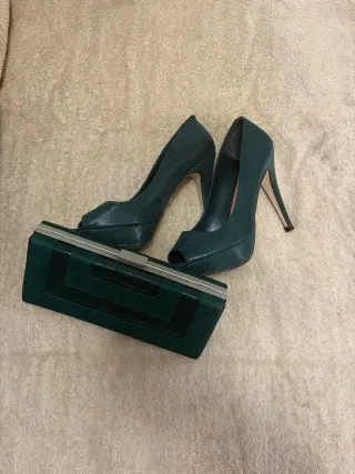 Zapatos y bolso verde