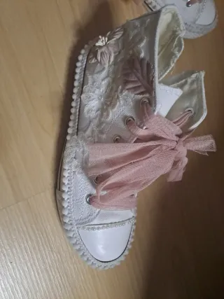 Zapatilla Andy Z blanca con lazo rosa