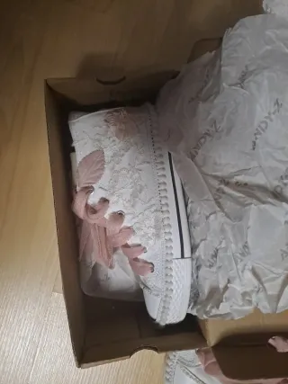 Zapatilla Andy Z blanca con lazo rosa