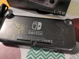Nintendo Switch Lite Edizione Pokemon 256GB