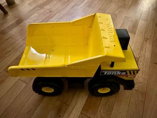 Hermoso camion de juguete Tonka 952 Amarillo