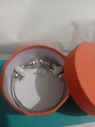 Pulsera estilo Pandora con charm de Saturno