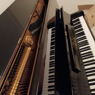 Piano Yamaha U1 negro (1998)