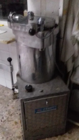 Maquinaria equipamiento carnicería charcutería