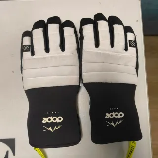 Sudadera y guantes de snow Dope