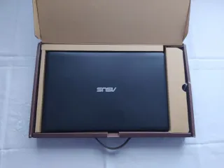 Ordenador portátil ASUS F551M