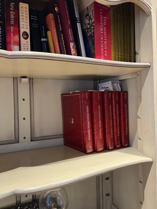 Librería de madera estilo clásico