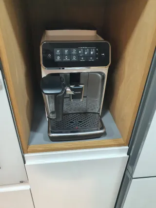 Macchina da caffè Philips EP3249 semiautomatica