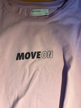 Camiseta morada Bershka