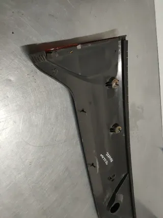 PILOTOS TRASEROS CENTRAL PORTON NISSAN TERRANO II