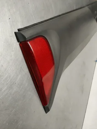 PILOTOS TRASEROS CENTRAL PORTON NISSAN TERRANO II