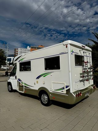 Autocaravana Perfilada 60.000km. Largo 6,25mts.
