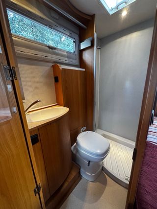 Autocaravana Perfilada 60.000km. Largo 6,25mts.