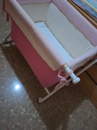 Minicuna rosa con colchón