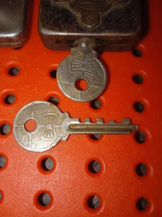 2 Candados Antiguos con Llaves