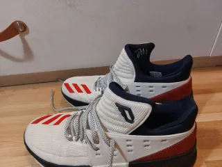 2 Pares Botas Baloncesto marca Adidas